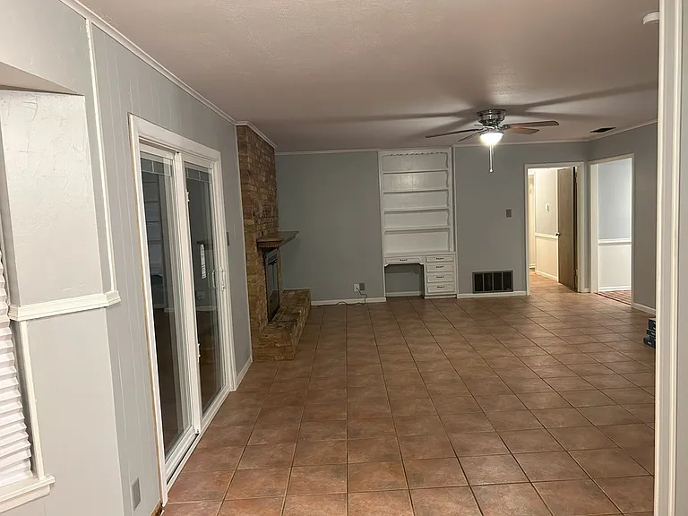 207 Vicksburg St — Photo 7