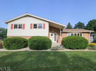 300 Grandview Dr, Normal, IL 61761