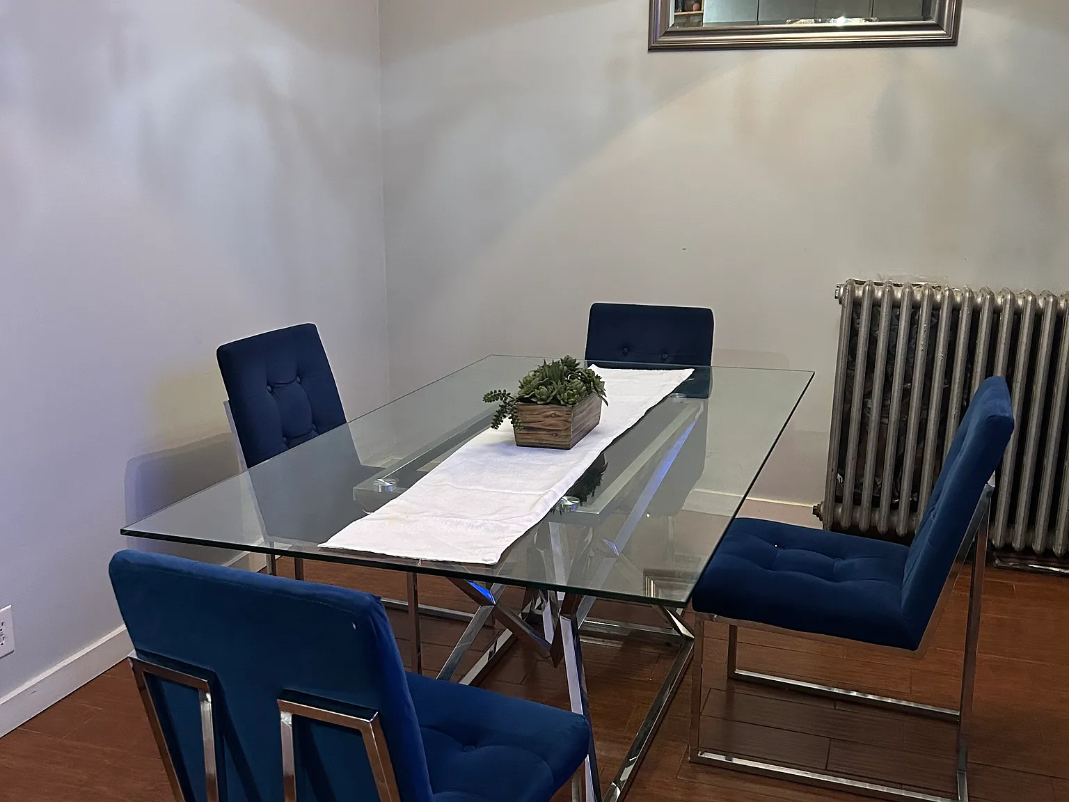 3 bed, 1200 sqft, $2,500 — Photo 2
