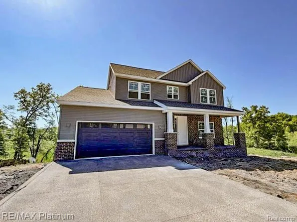 4570 Stillmeadow Dr, Howell, MI 48843