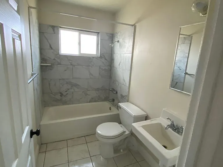 412 Ford St — Photo 8