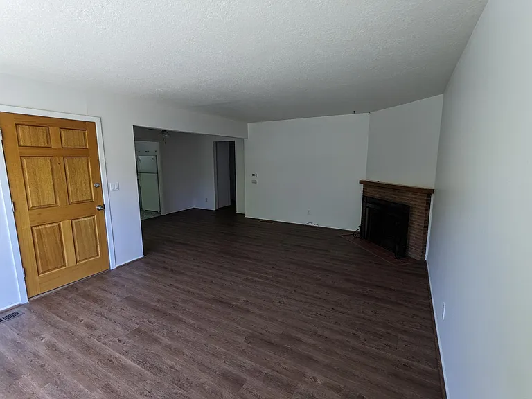 4805 SE Yamhill St — Photo 8