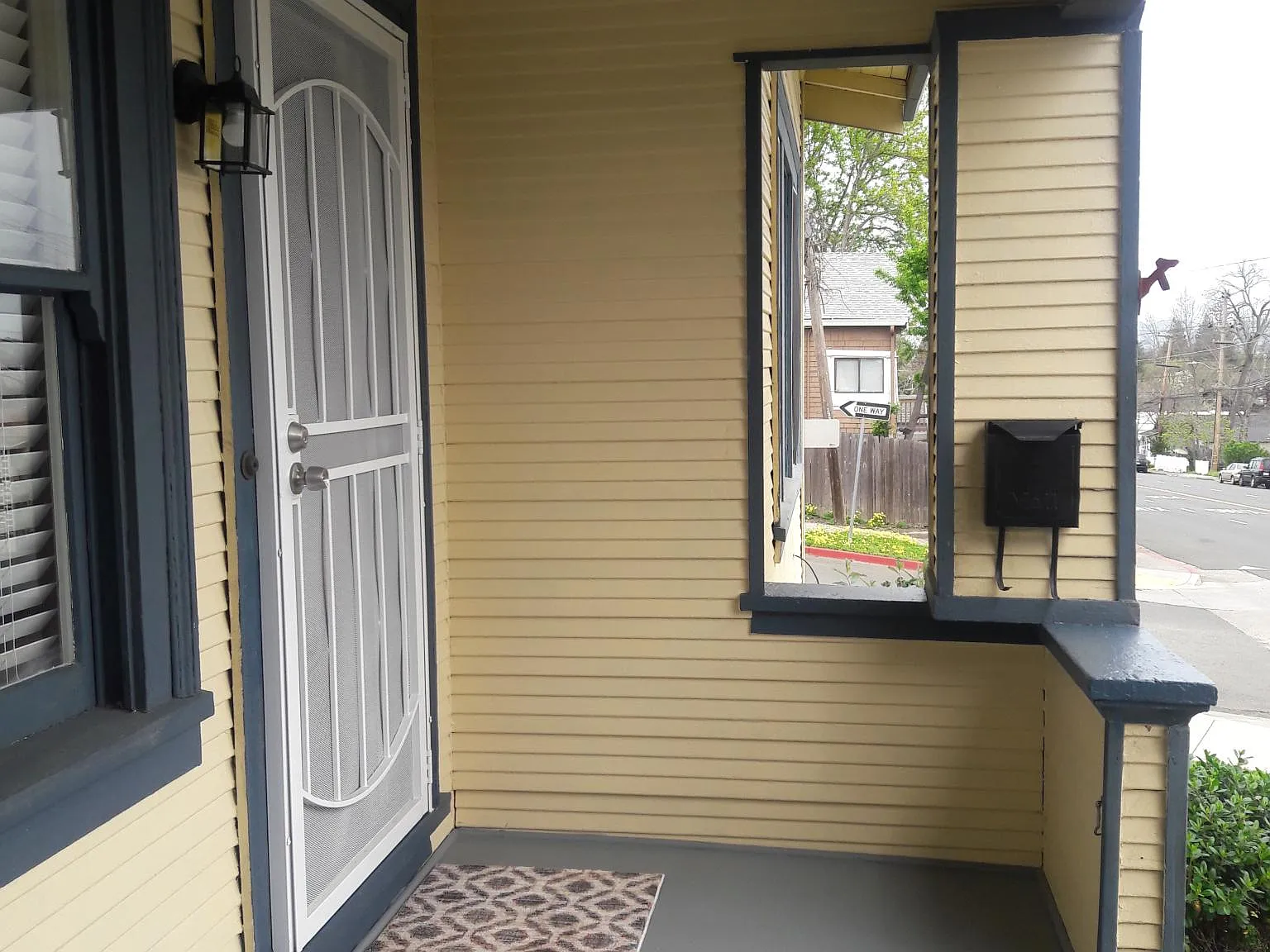 3 bed, 1170 sqft, $2,650 — Photo 3