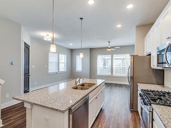 3rd image of 716 Strawberry Pines Ct