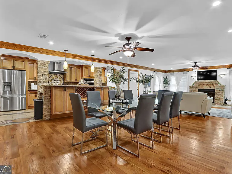 4081 Ashford Dunwoody Rd NE — Photo 3