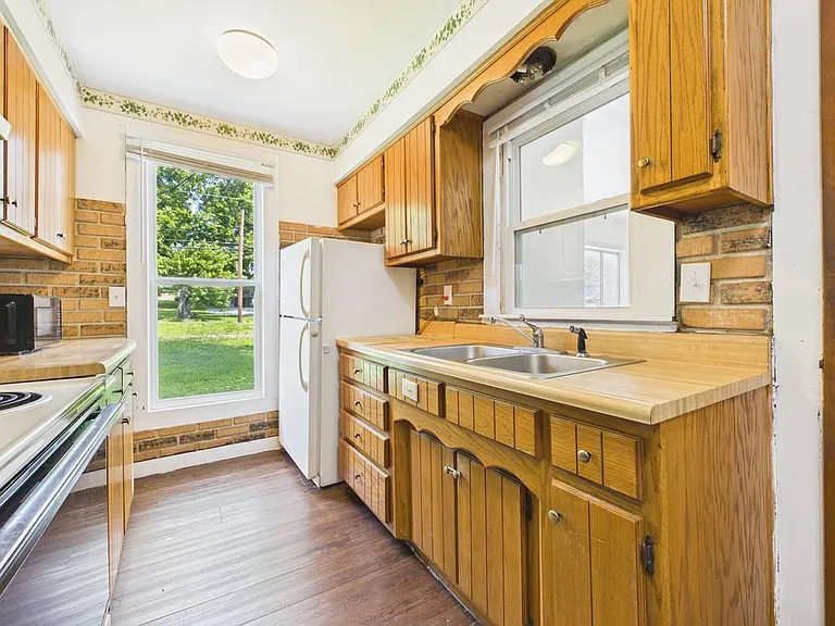309 Broad St — Photo 23
