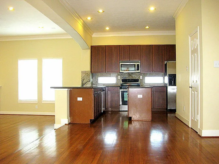 5734 Kansas St — Photo 14