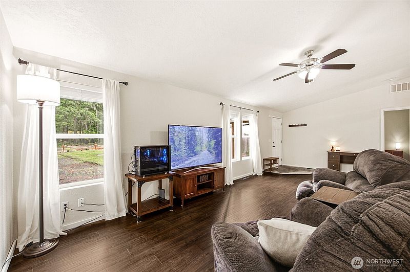 4th image of 90 N Hamma Hamma Drive E