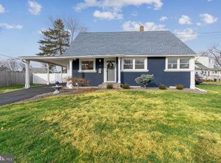 14 Downing Rd, Hamilton, NJ 08690