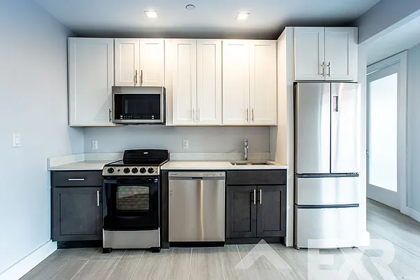 Rented by EXR | media 4