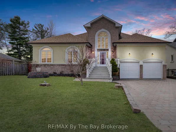 126 29th N, Wasaga Beach, ON L9Z 2C9