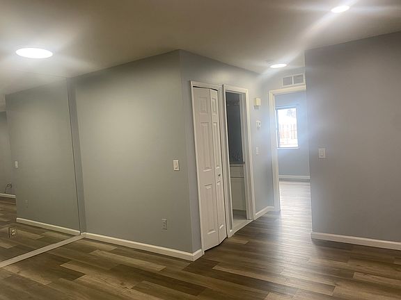 4th image of 16546 Clarkson Dr