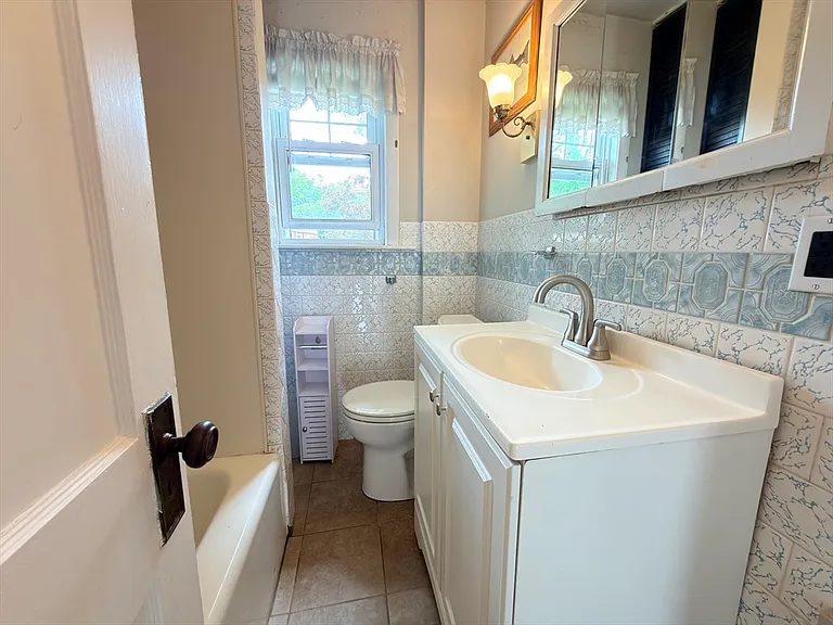 11 Clay St — Photo 38
