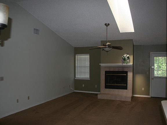 5th image of 8028 Mactavish Way W