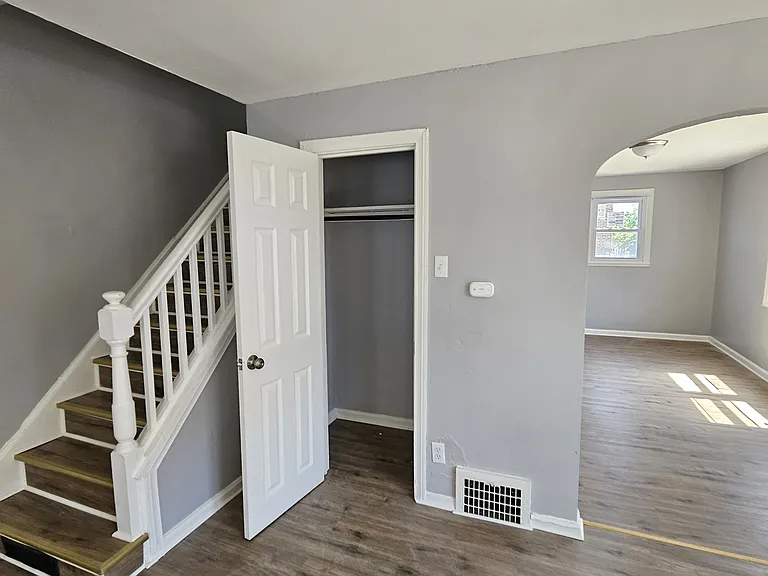 825 McDonald St — Photo 9