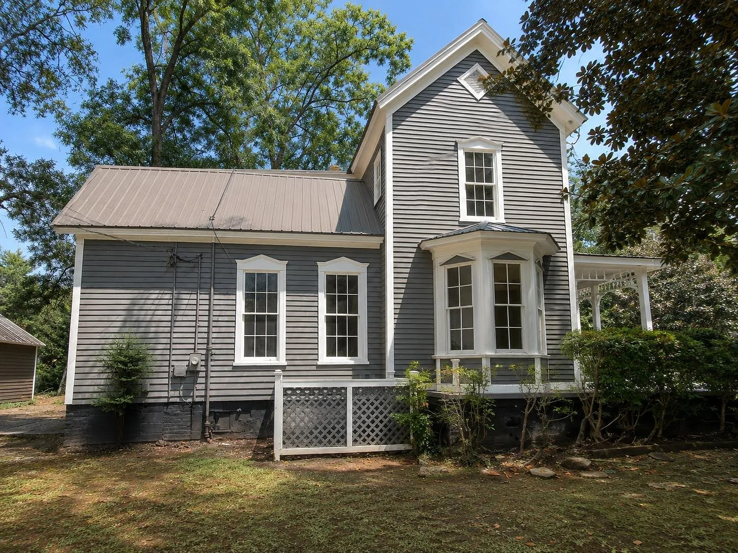 4 bed, 4.5 bath, 2708 sqft, $2,500 — Photo 2