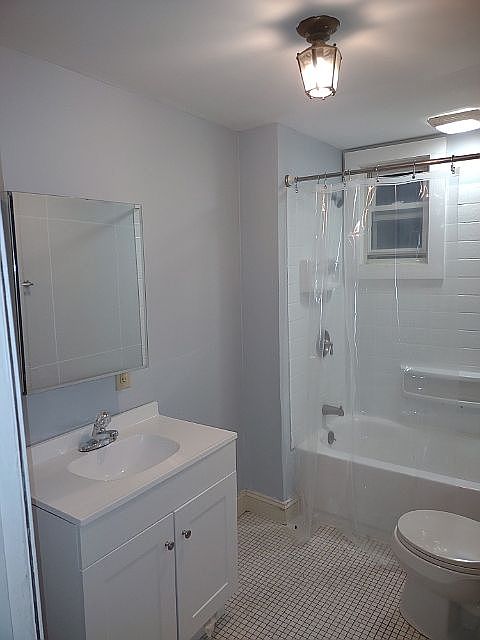 1st floor bathroom 