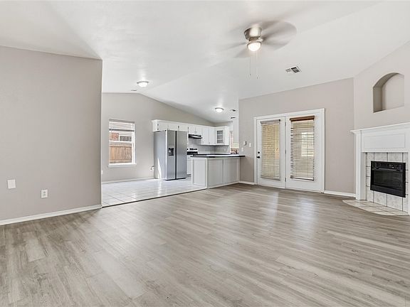 5th image of 109 SE Churchill Way