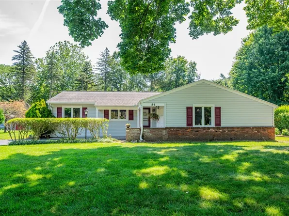 84 Harvest Rd, Fairport, NY 14450