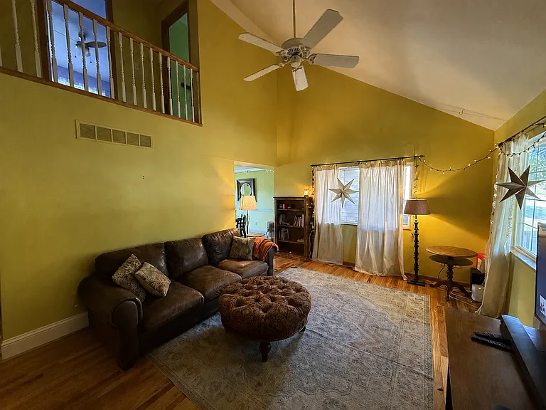 2763 Pleasant Valley Rd — Photo 2