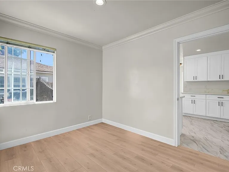 712 W Longden Ave — Photo 6