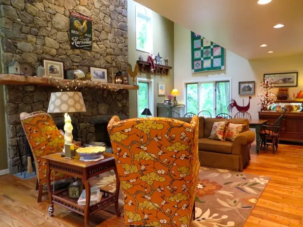 1623 Hilltop Rd, Spring City, PA 19475