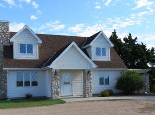 405 S K Rd, Giltner, NE 68841
