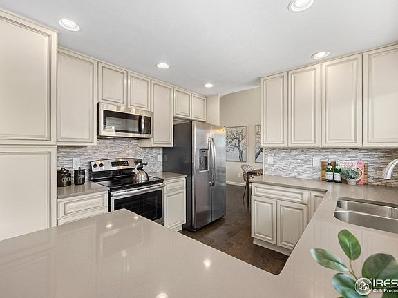 3rd image of 4858 Fairlawn Cir