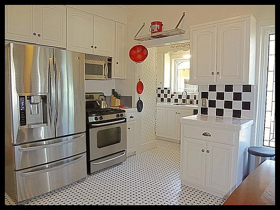5th image of 121 Hollywood Ave