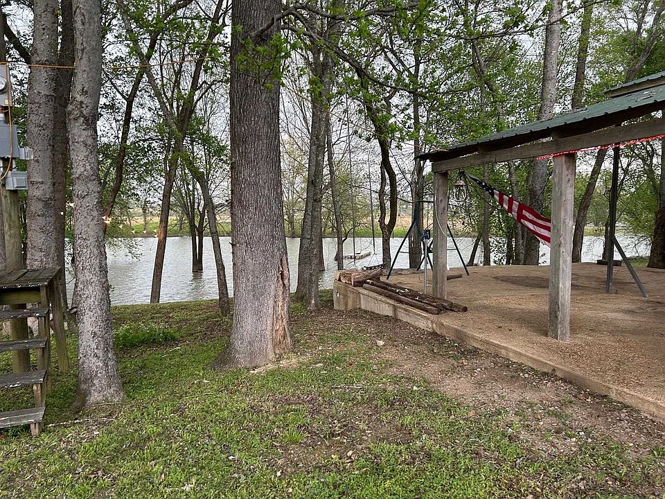 1st image of 49 Elizabeth Ln