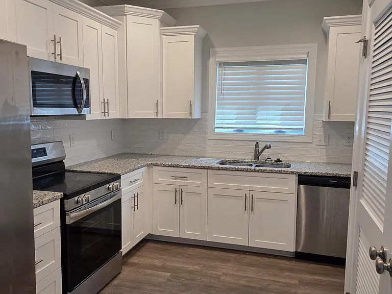 3237 Gordon Dr #A — Photo 7