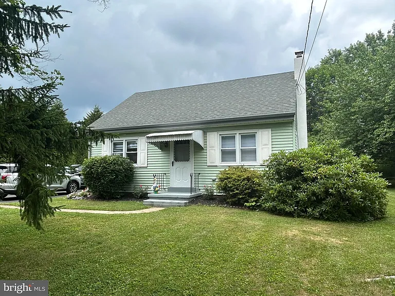 138 E Seven Stars Rd — Photo 3