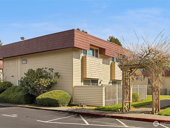 2nd image of 502 141 Avenue SE #50