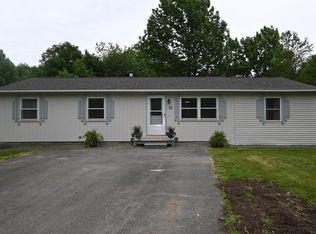 43 Nelson Rd, Pittston, ME 04345