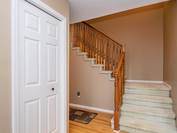 5th image of 4230 Woodcrest Ct