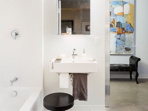 5th image of 1929 Columbia St #3021