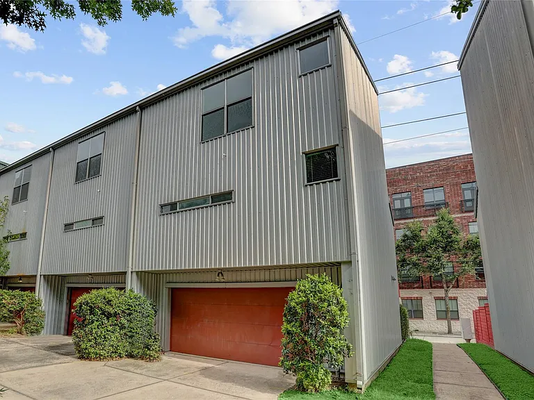 910 Ruthven St — Photo 24