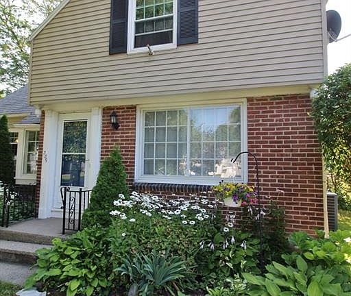 2nd image of 386 Darwin Dr