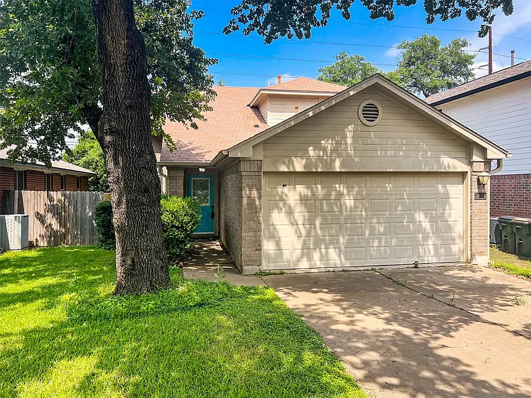 7521 Peabody Dr — Photo 1
