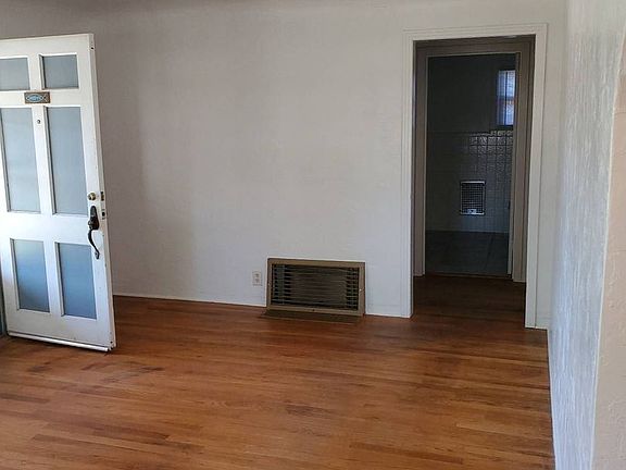 4th image of 1391 Park St