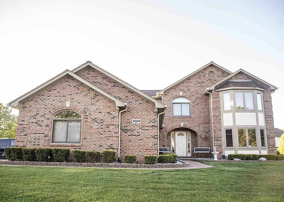 1st image of 46249 Glen Pointe Dr