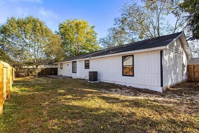 241 Terrance Ln — Photo 7