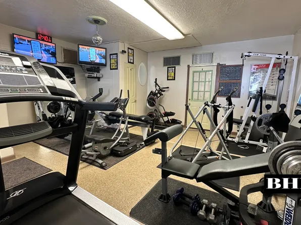 846 Stanley Avenue image 16 of 27