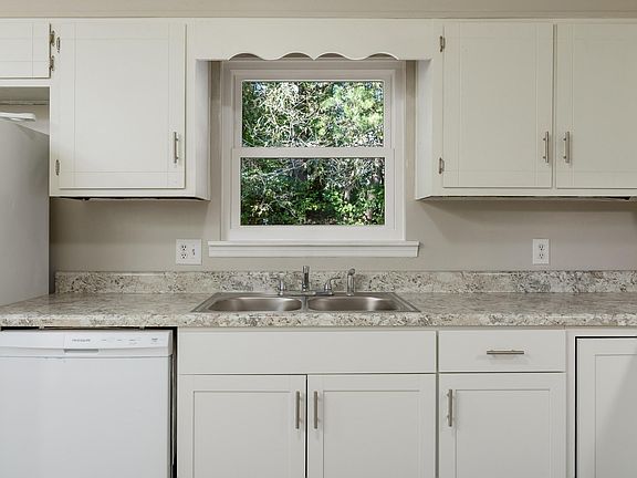 5th image of 1621 Zale Dr SE