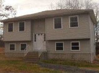 115 Simmons Pl, Bushkill, PA 18324