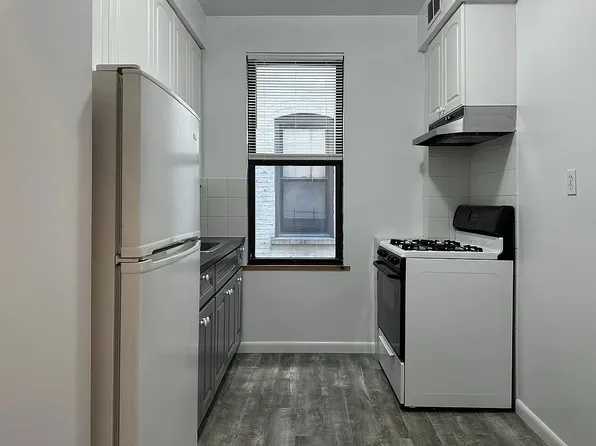 34-35 30th Street image 1 of 9