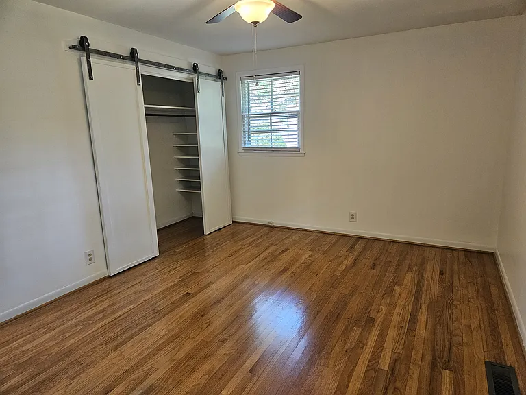 118 Meadowgreen Ct — Photo 12