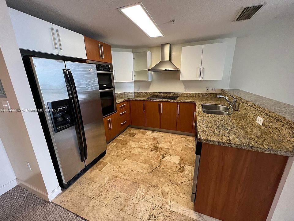 1st image of 170 SE 14th St #3006