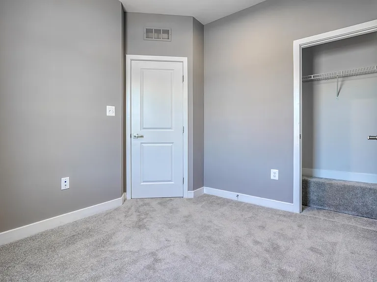 6100 Northwest Dr #1 — Photo 24