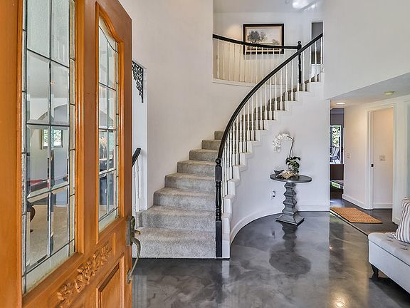 4th image of 397 Tranquil Ln